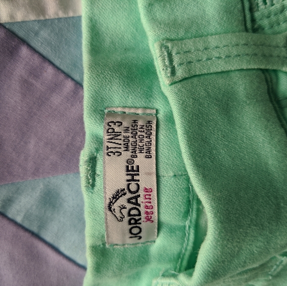 Jean - Picture 3 of 4